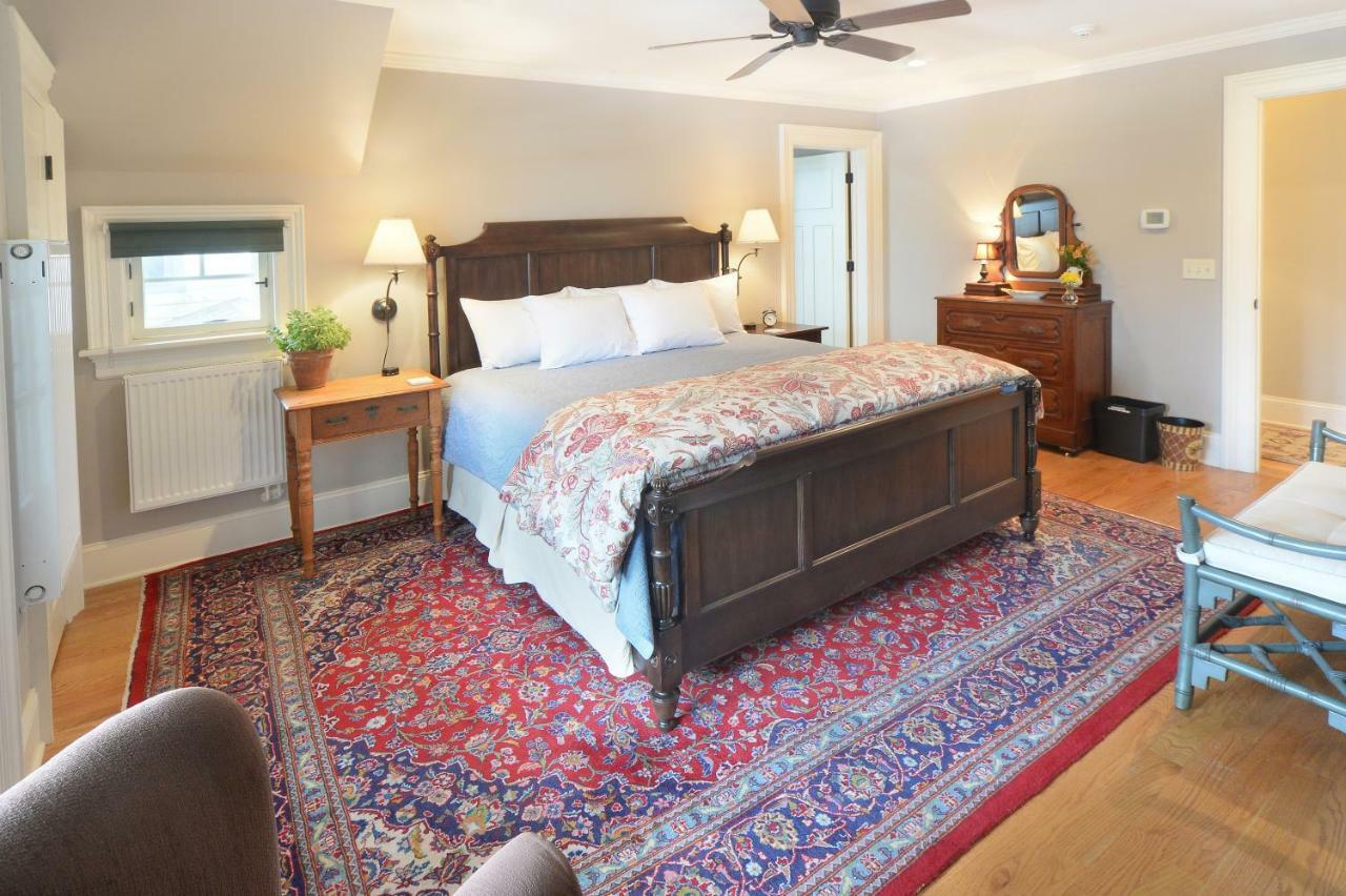 The Springwater Bed And Breakfast Саратога Спрингс Екстериор снимка