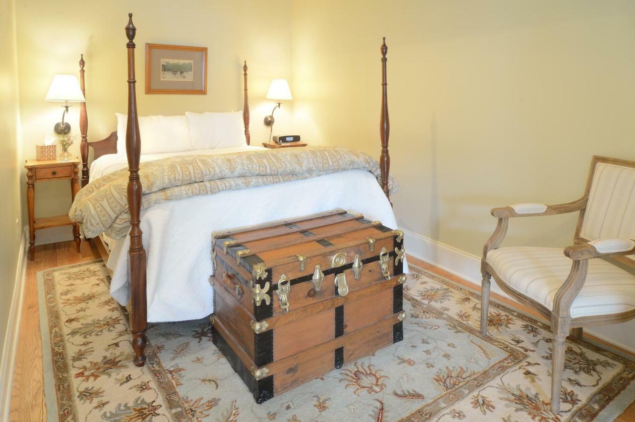 The Springwater Bed And Breakfast Саратога Спрингс Екстериор снимка