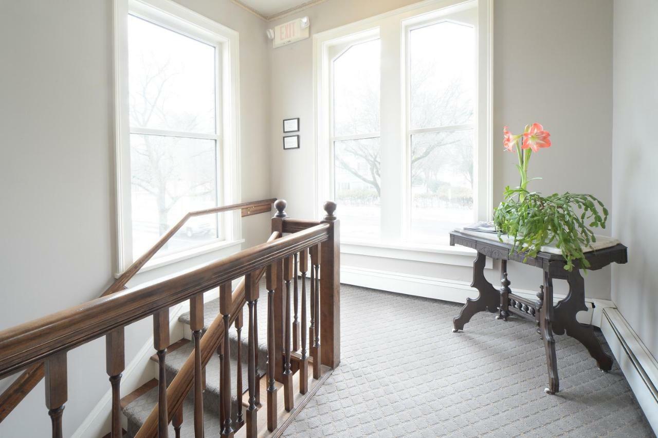 The Springwater Bed And Breakfast Саратога Спрингс Екстериор снимка