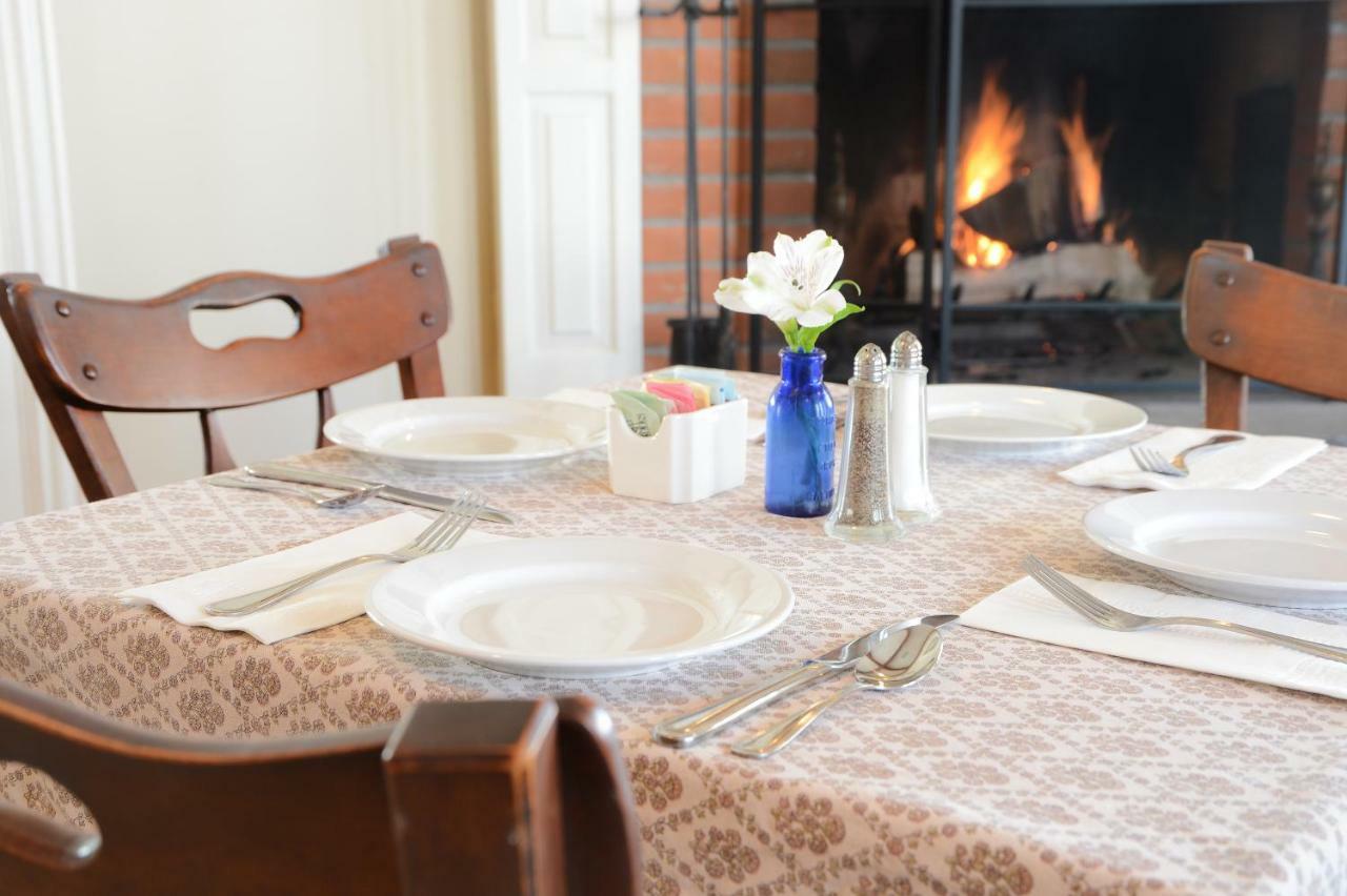The Springwater Bed And Breakfast Саратога Спрингс Екстериор снимка