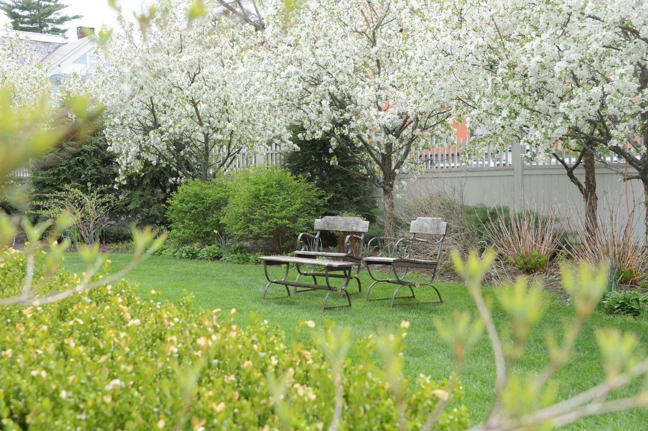 The Springwater Bed And Breakfast Саратога Спрингс Екстериор снимка