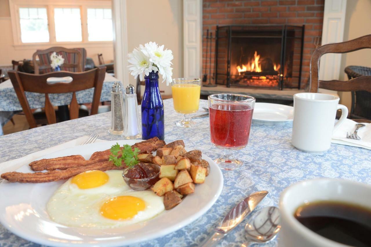 The Springwater Bed And Breakfast Саратога Спрингс Екстериор снимка